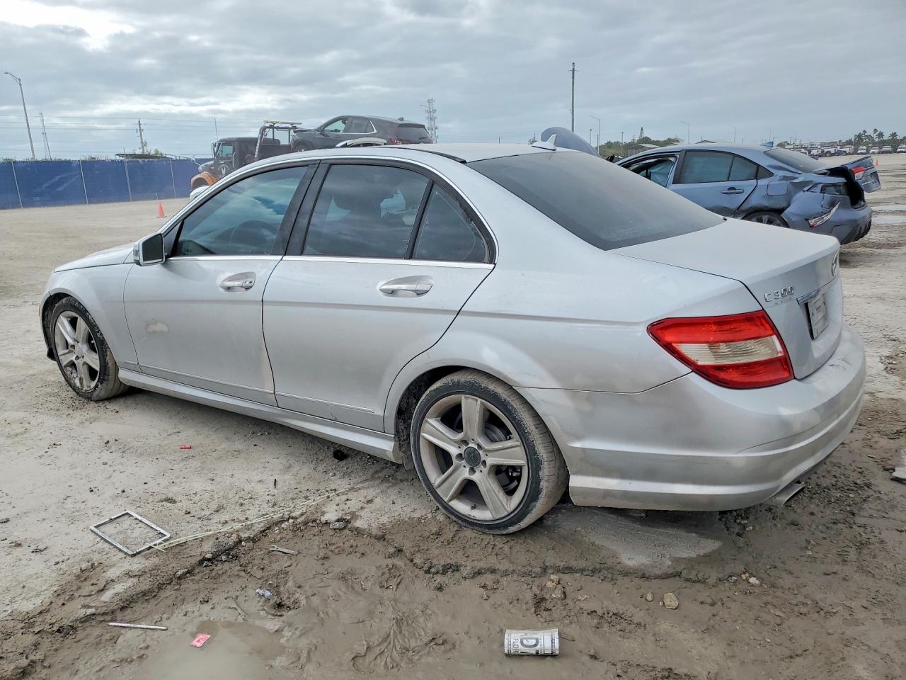2010 Mercedes-benz C 300 Silver vin: WDDGF5EB0AR107654