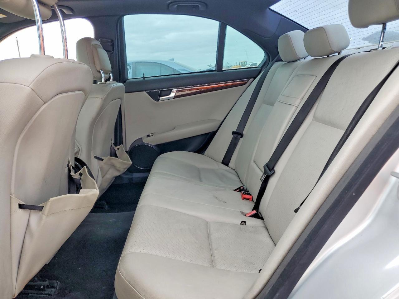 2010 Mercedes-benz C 300 Silver vin: WDDGF5EB0AR107654