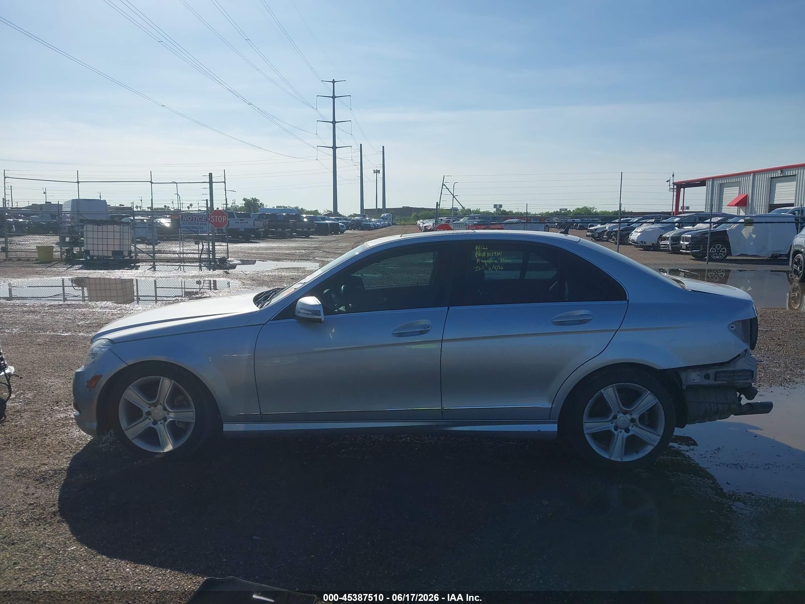 2010 Mercedes-benz C 300 Luxury/sport Серебряный vin: WDDGF5EB0AR127287
