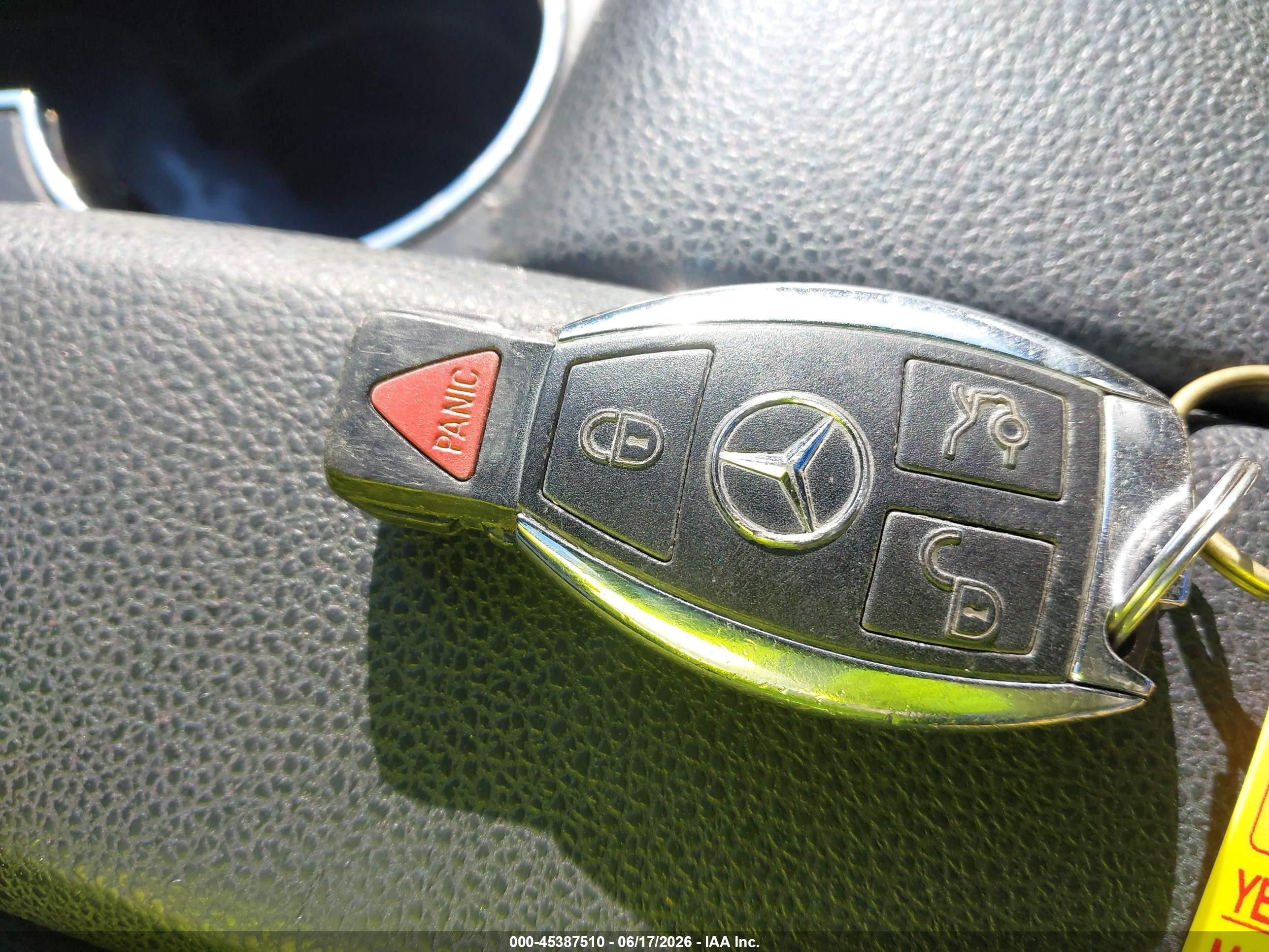 2010 Mercedes-benz C 300 Luxury/sport Серебряный vin: WDDGF5EB0AR127287