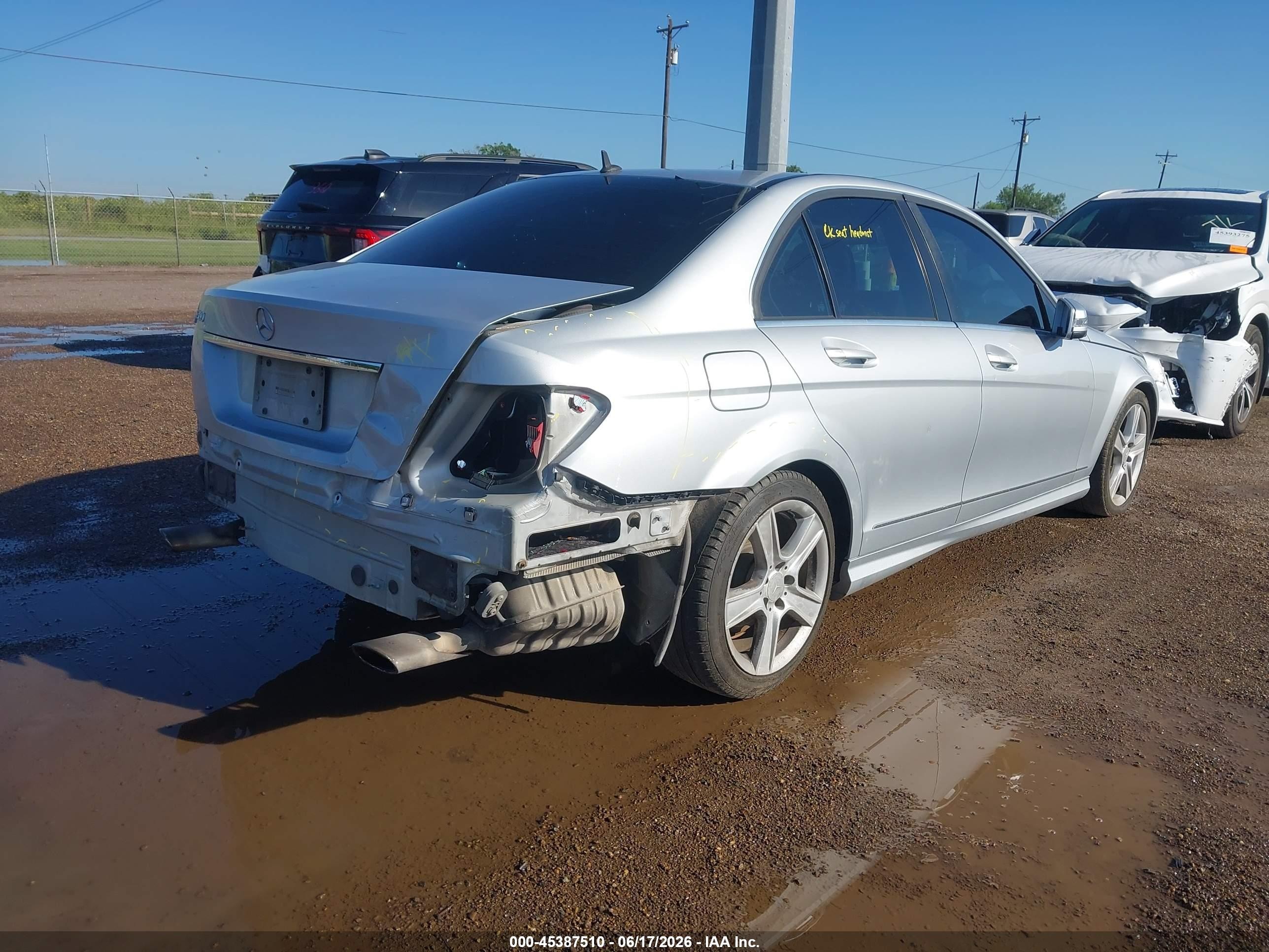 2010 Mercedes-benz C 300 Luxury/sport Серебряный vin: WDDGF5EB0AR127287