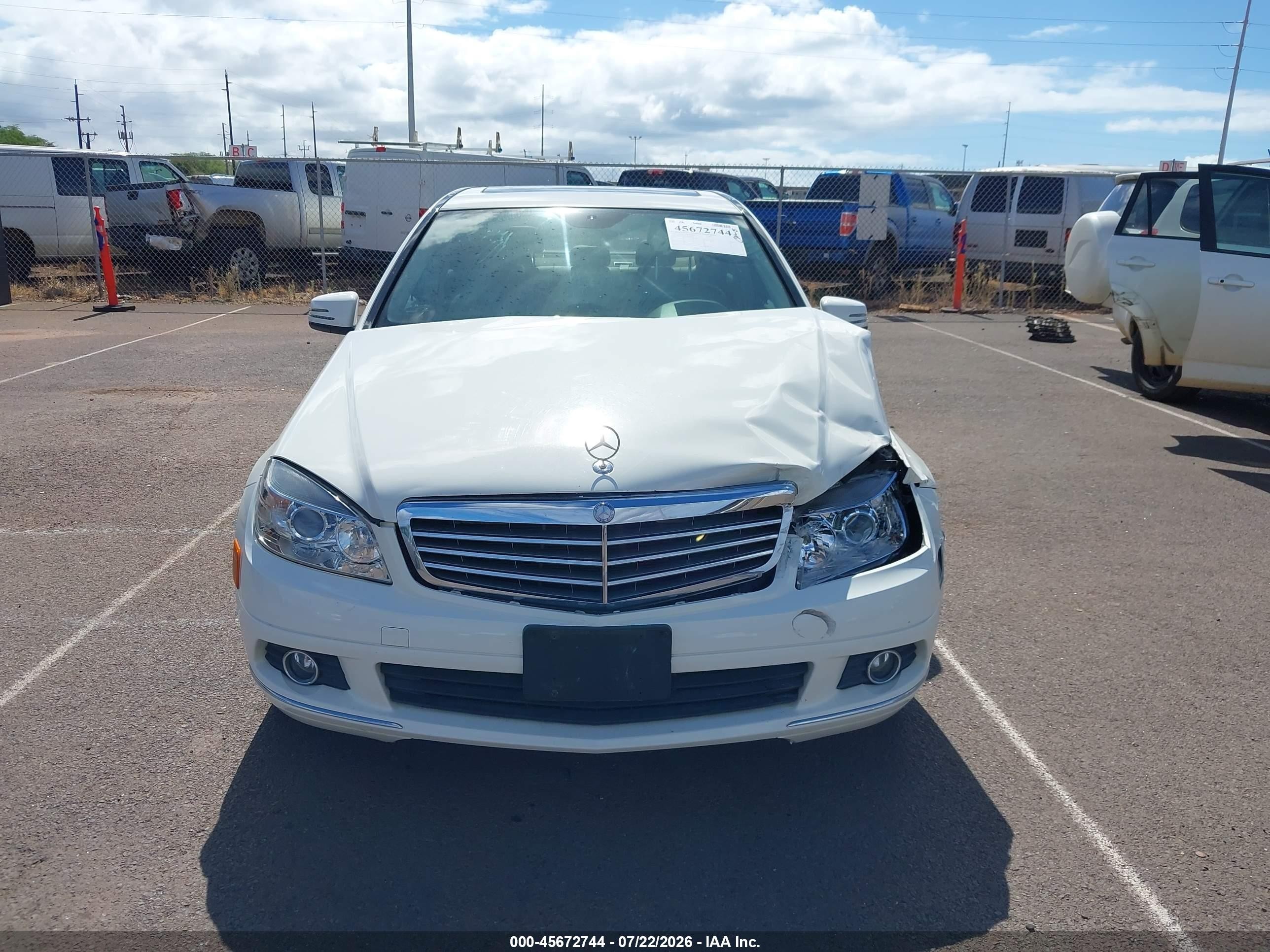 2010 Mercedes-benz C 300 Luxury White vin: WDDGF5EB0AR131209