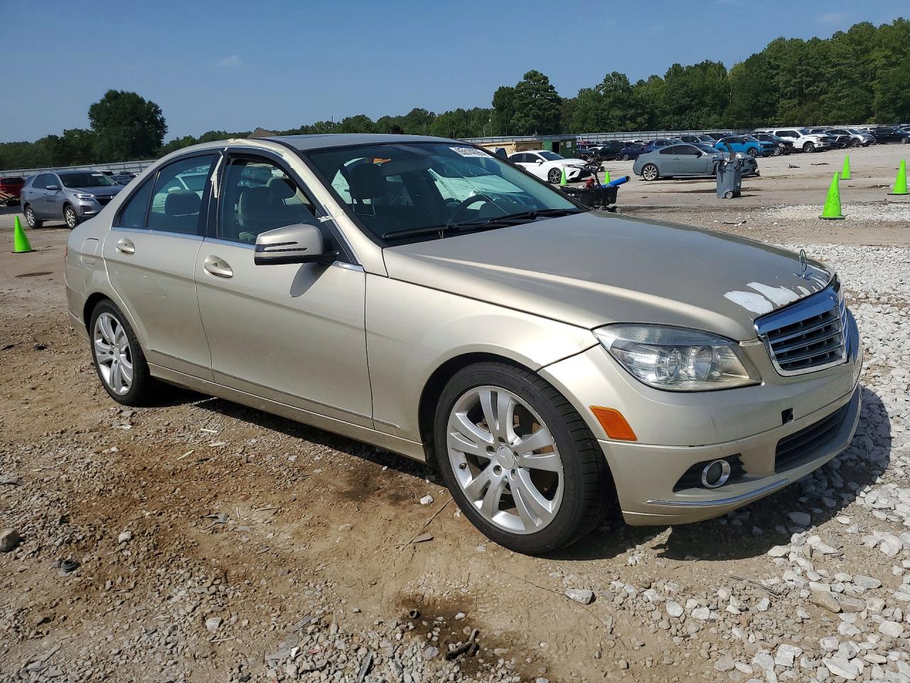 2011 Mercedes-benz C 300 Желто-коричневый vin: WDDGF5EB0BA471038