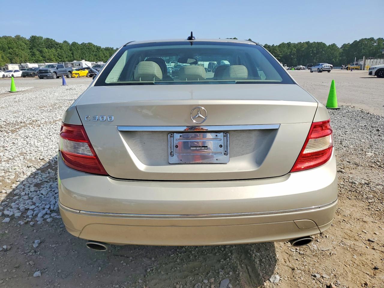 2011 Mercedes-benz C 300 Желто-коричневый vin: WDDGF5EB0BA471038