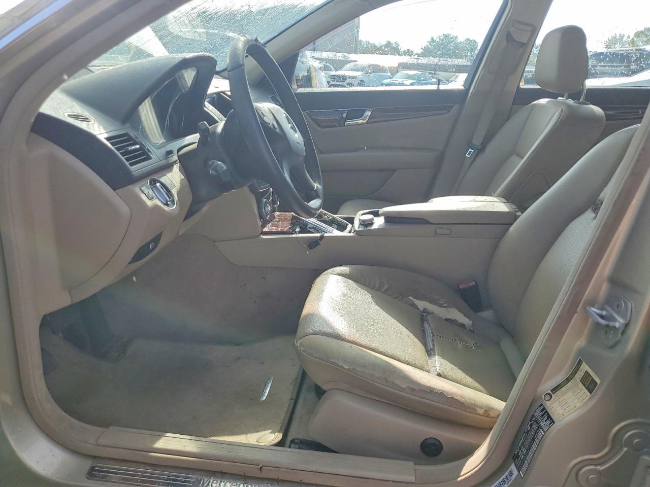 2011 Mercedes-benz C 300 Tan vin: WDDGF5EB0BA471038