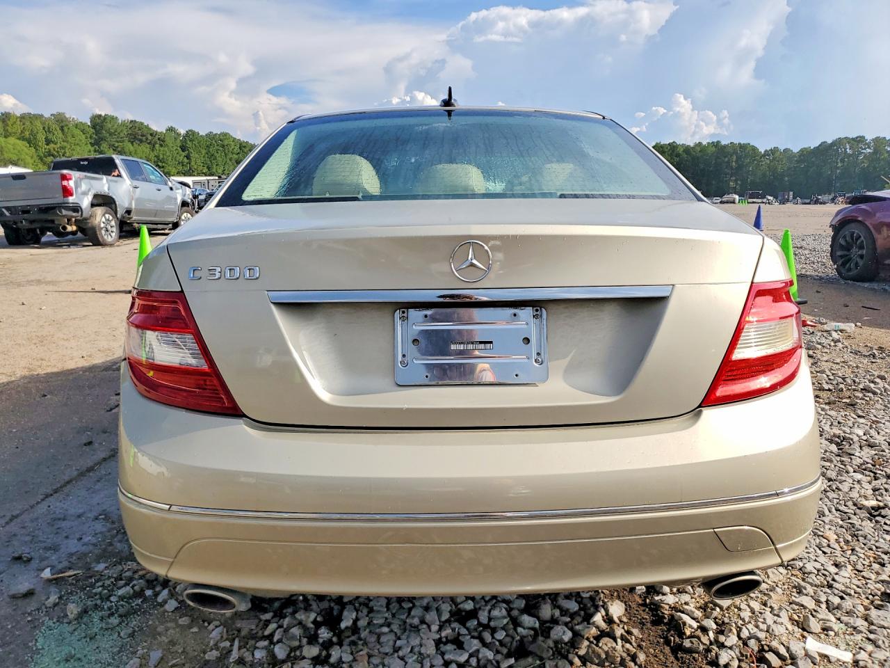 2011 Mercedes-benz C 300 Tan vin: WDDGF5EB0BA471038