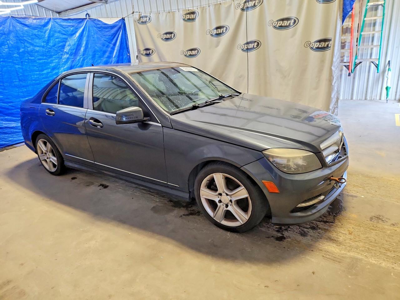 2011 Mercedes-benz C 300 Blue vin: WDDGF5EB0BA514941