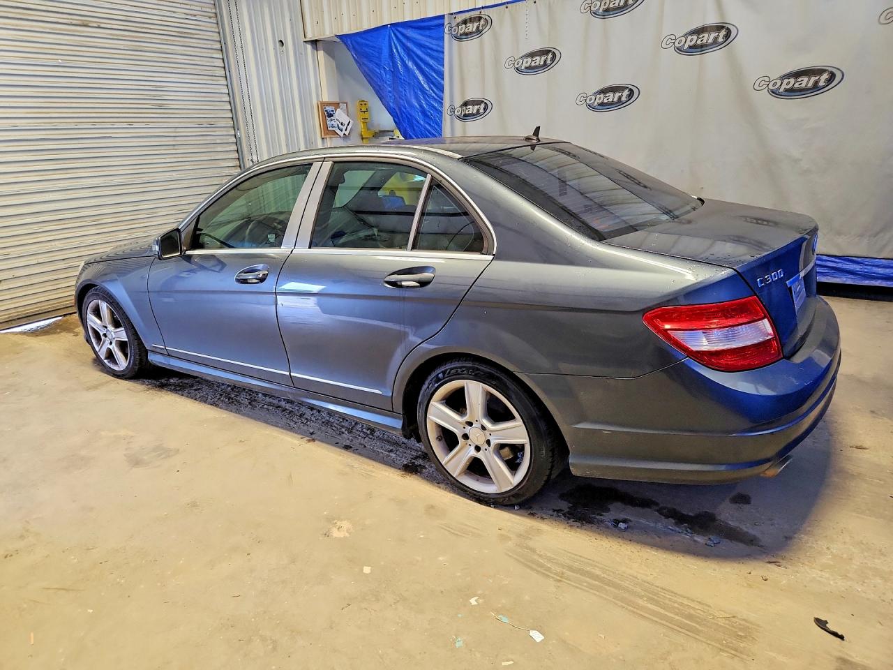 2011 Mercedes-benz C 300 Blue vin: WDDGF5EB0BA514941