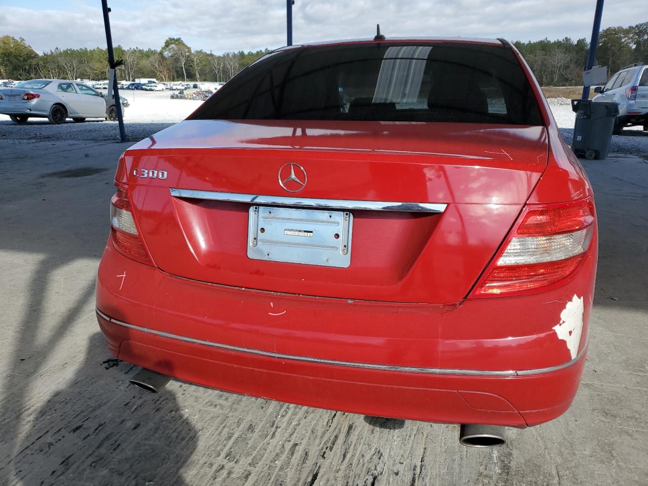 2011 Mercedes-benz C 300 Red vin: WDDGF5EB0BA521730