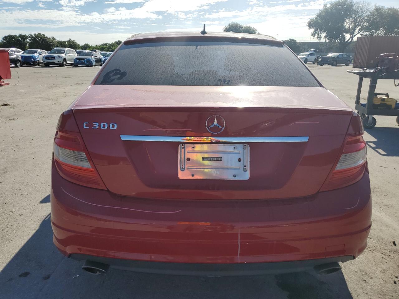 2011 Mercedes-benz C 300 Red vin: WDDGF5EB0BA523252
