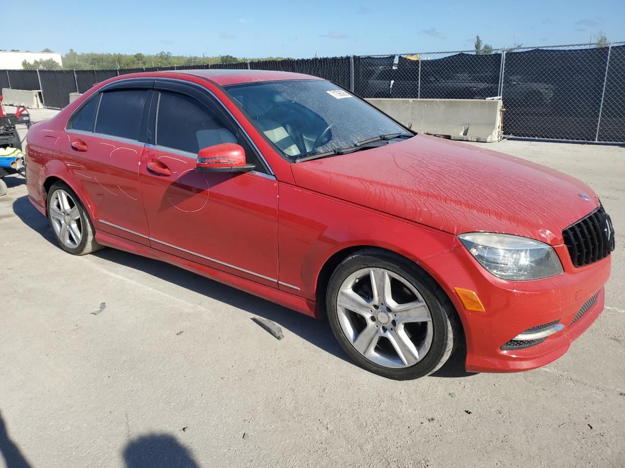2011 Mercedes-benz C 300 Red vin: WDDGF5EB0BA523252
