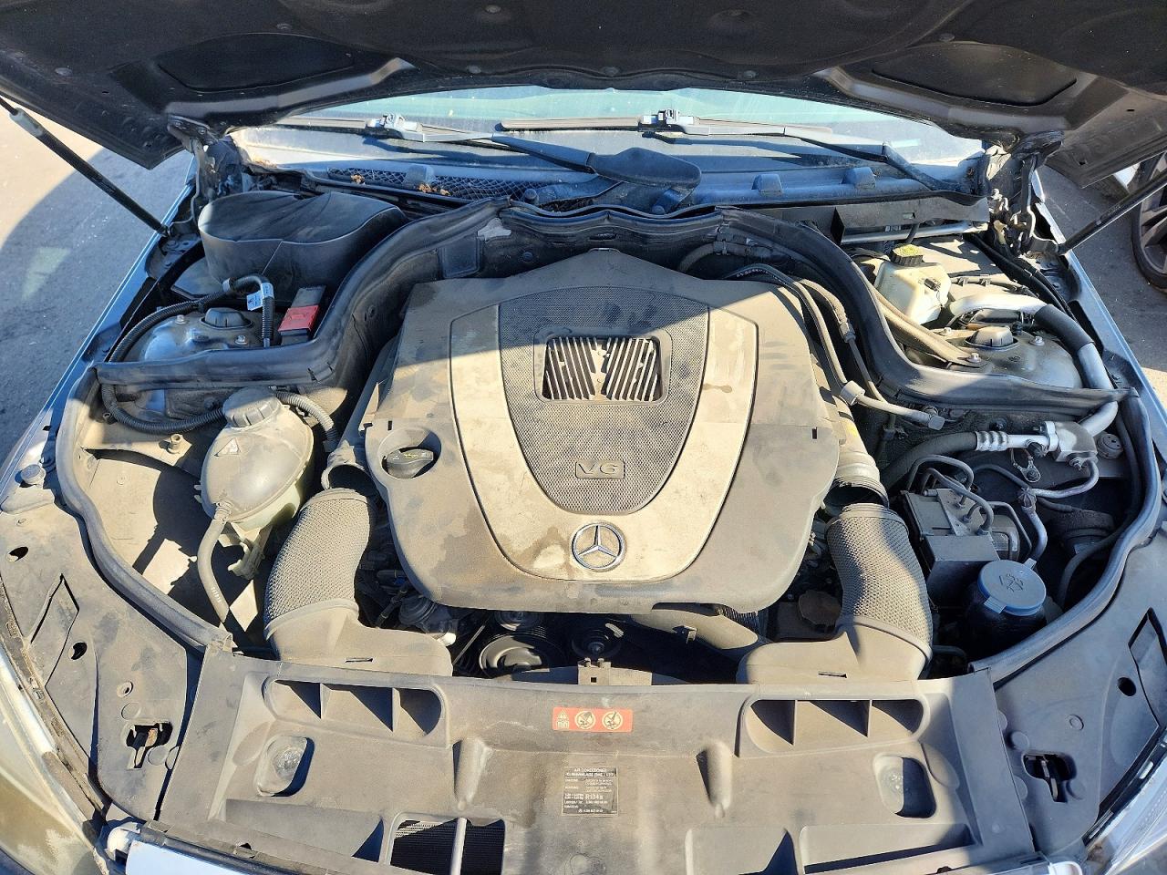 2011 Mercedes-benz C 300 Gray vin: WDDGF5EB0BF628344