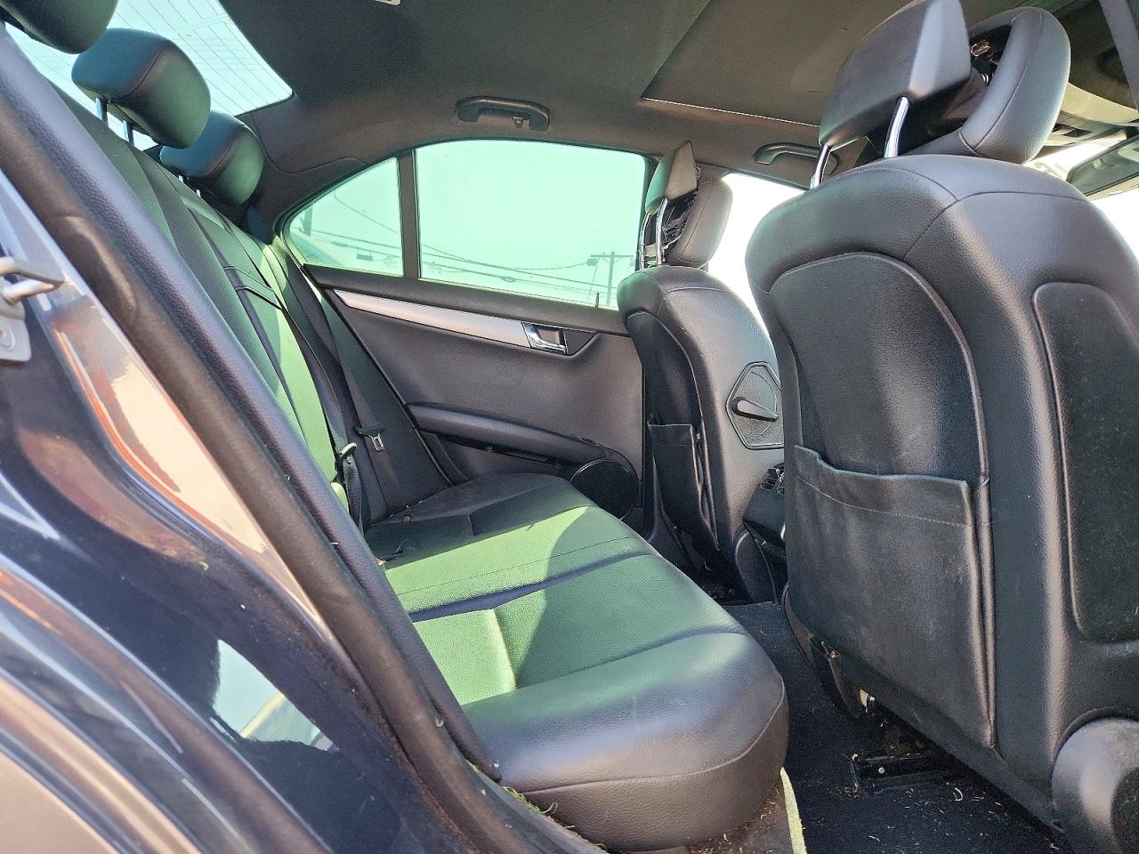 2011 Mercedes-benz C 300 Gray vin: WDDGF5EB0BF628344