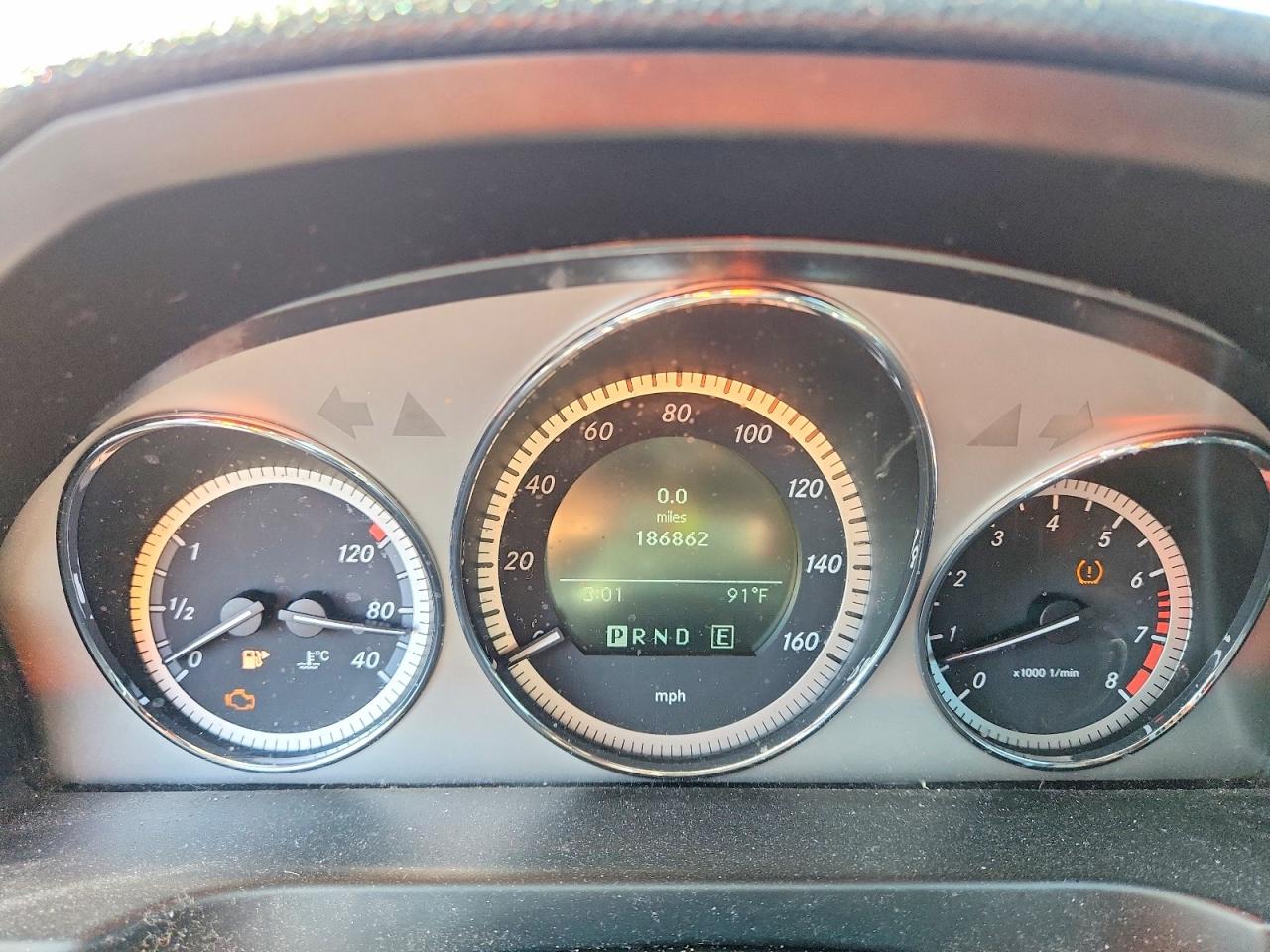 2011 Mercedes-benz C 300 Gray vin: WDDGF5EB0BF628344
