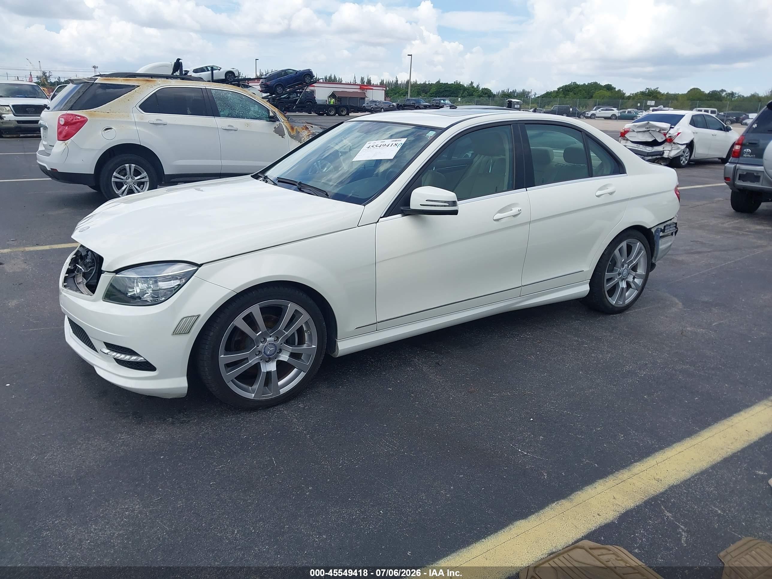 2011 Mercedes-benz C 300 Luxury/sport White vin: WDDGF5EB0BF656208
