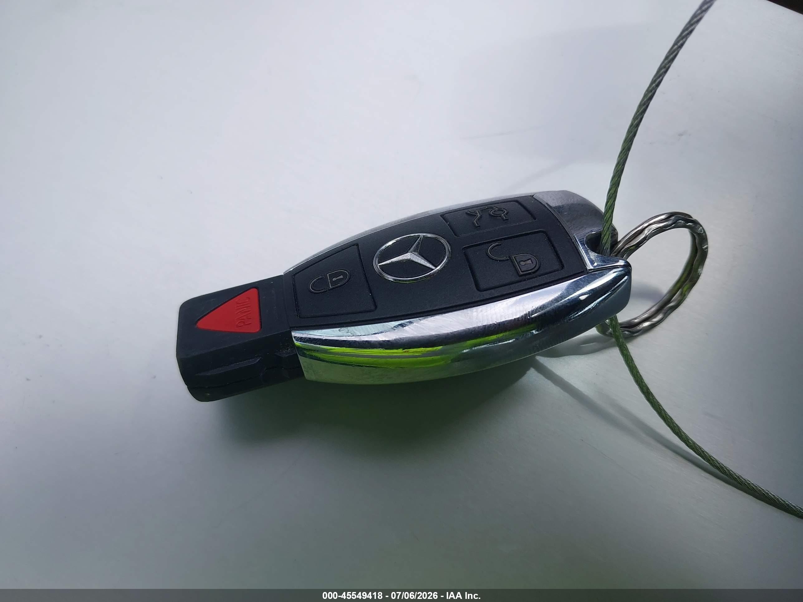 2011 Mercedes-benz C 300 Luxury/sport White vin: WDDGF5EB0BF656208