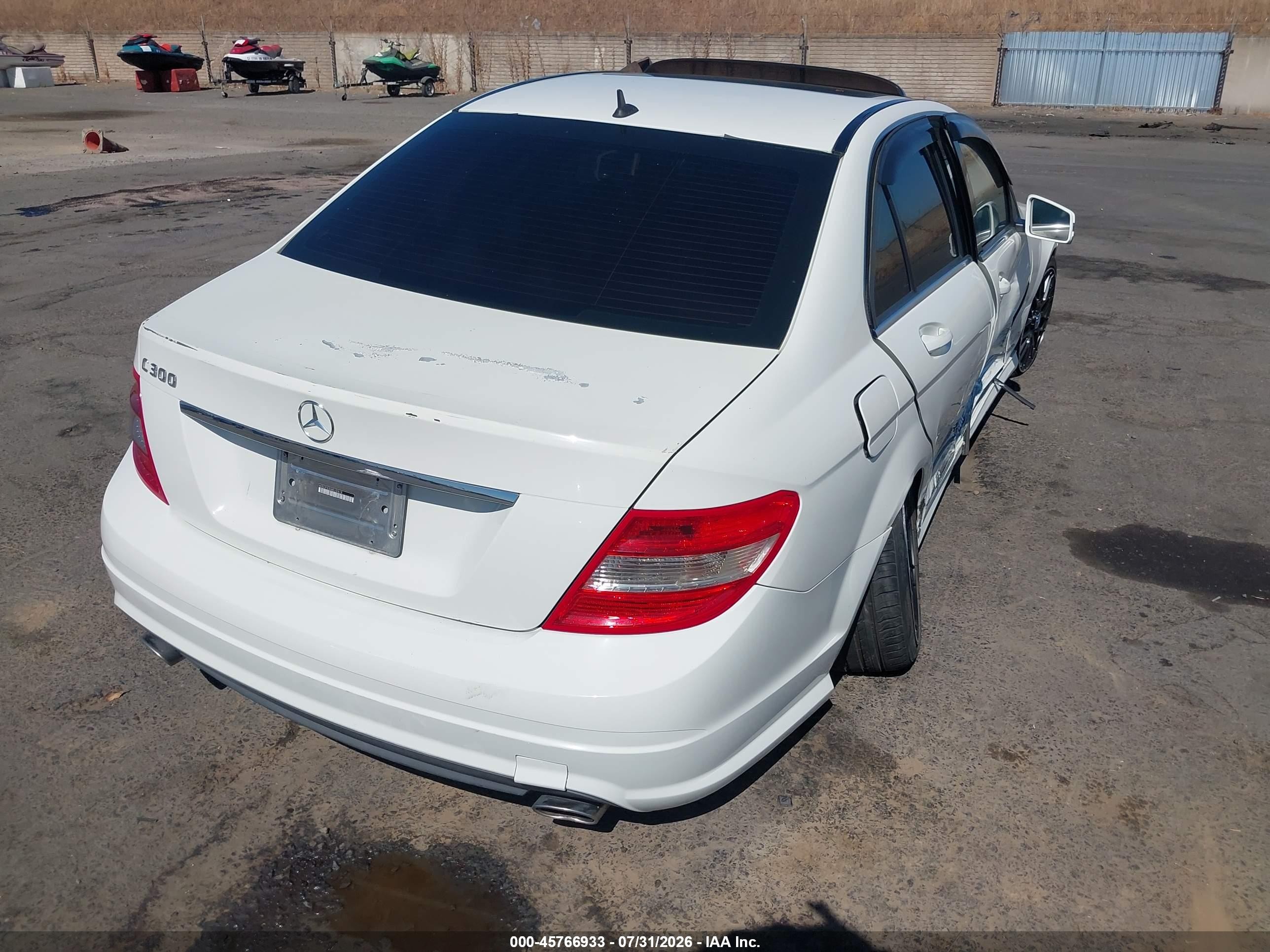 2011 Mercedes-benz C 300 Luxury/sport White vin: WDDGF5EB0BR150618