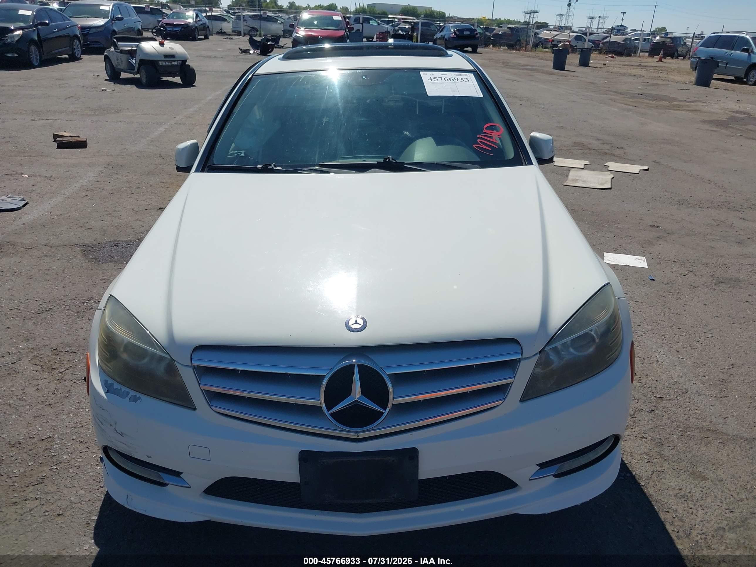 2011 Mercedes-benz C 300 Luxury/sport White vin: WDDGF5EB0BR150618