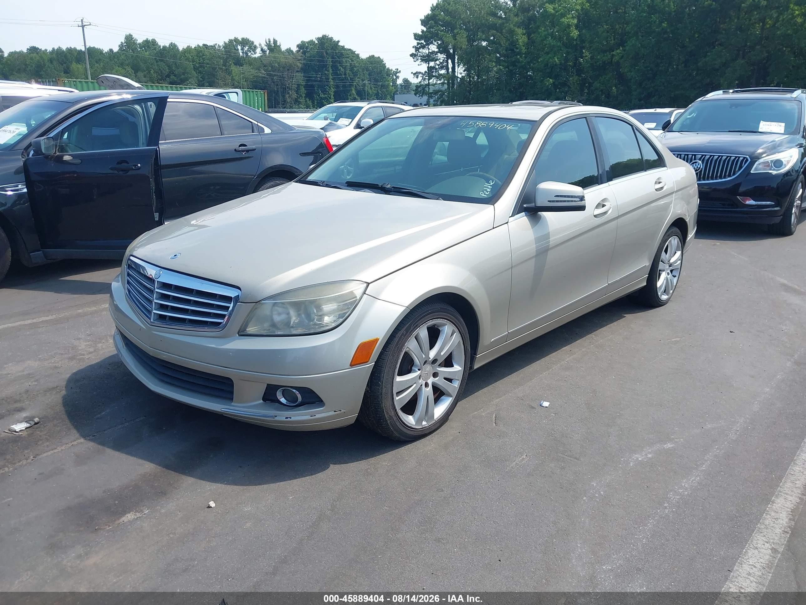 2011 Mercedes-benz C 300 Luxury/sport Champagne vin: WDDGF5EB0BR157567