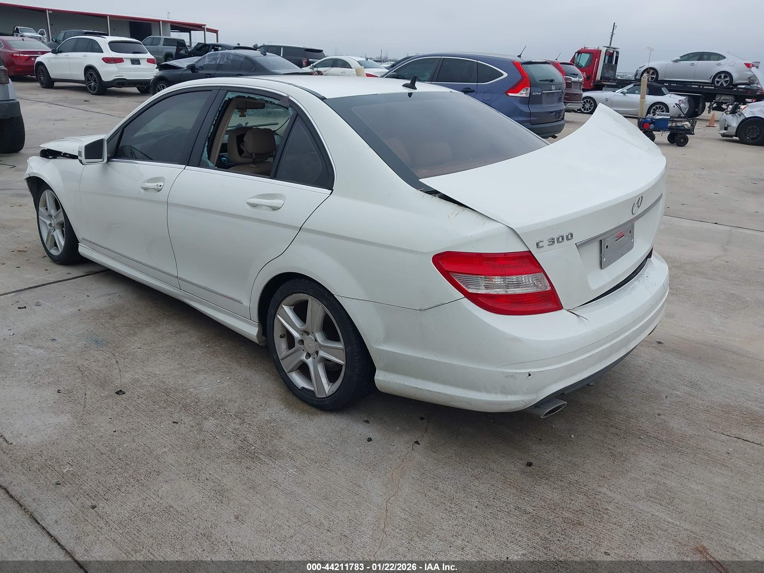 2011 Mercedes-benz C 300 Sport White vin: WDDGF5EB0BR160761