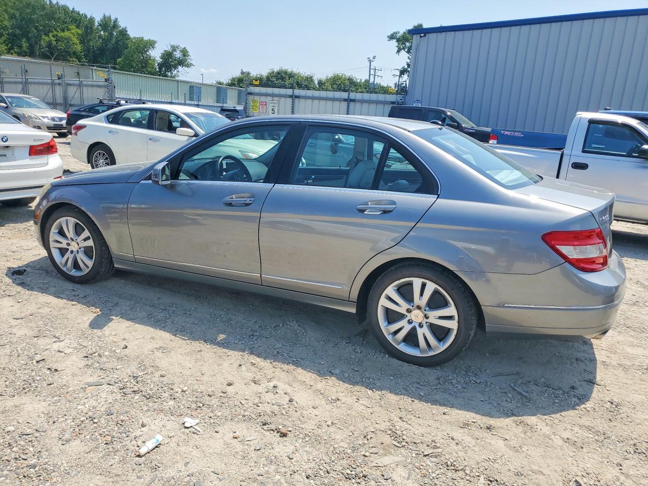 2011 Mercedes-benz C 300 Серебряный vin: WDDGF5EB0BR161988