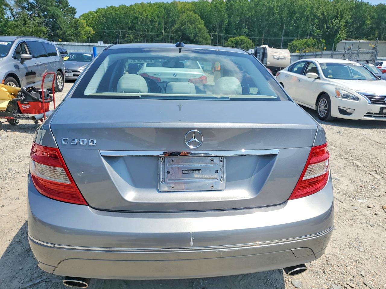 2011 Mercedes-benz C 300 Серебряный vin: WDDGF5EB0BR161988
