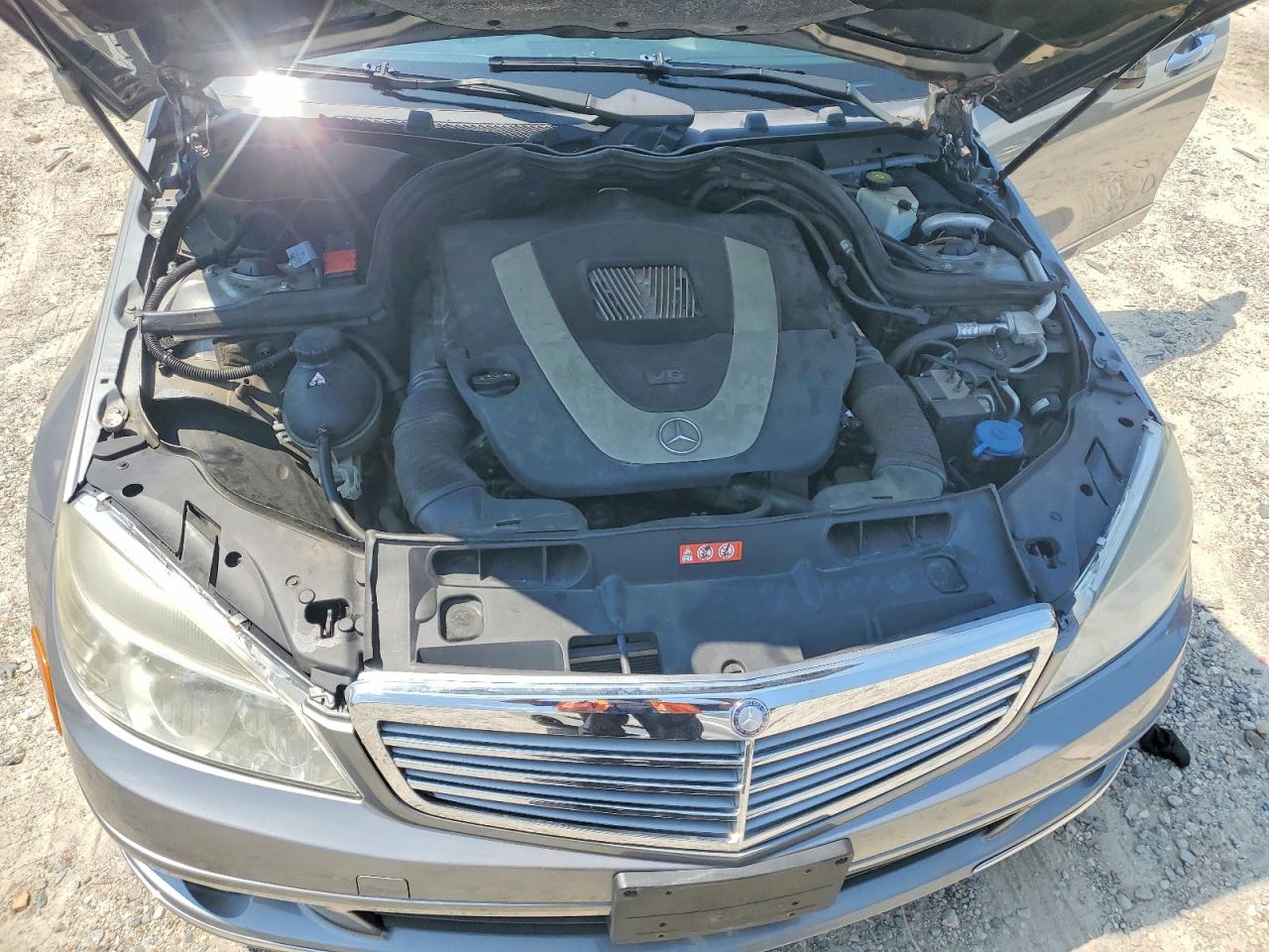 2011 Mercedes-benz C 300 Серебряный vin: WDDGF5EB0BR161988