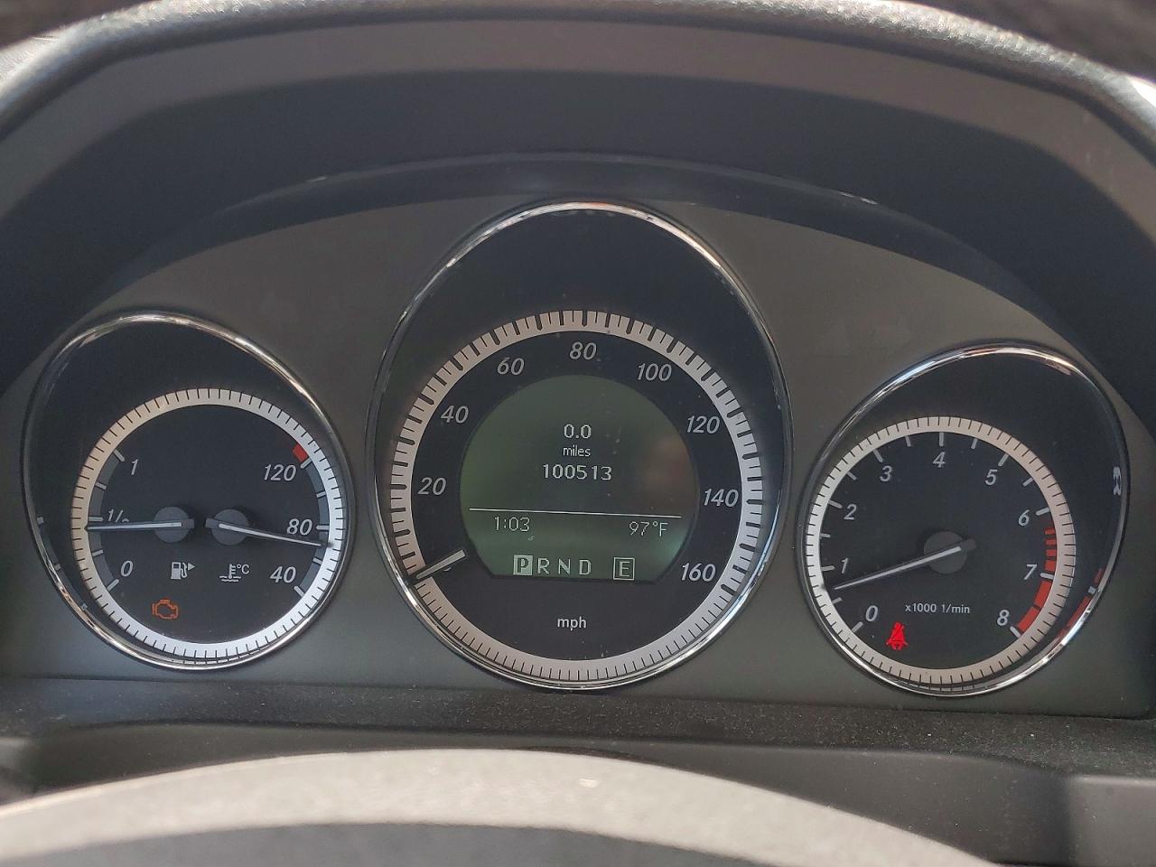 2011 Mercedes-benz C 300 Серебряный vin: WDDGF5EB0BR161988