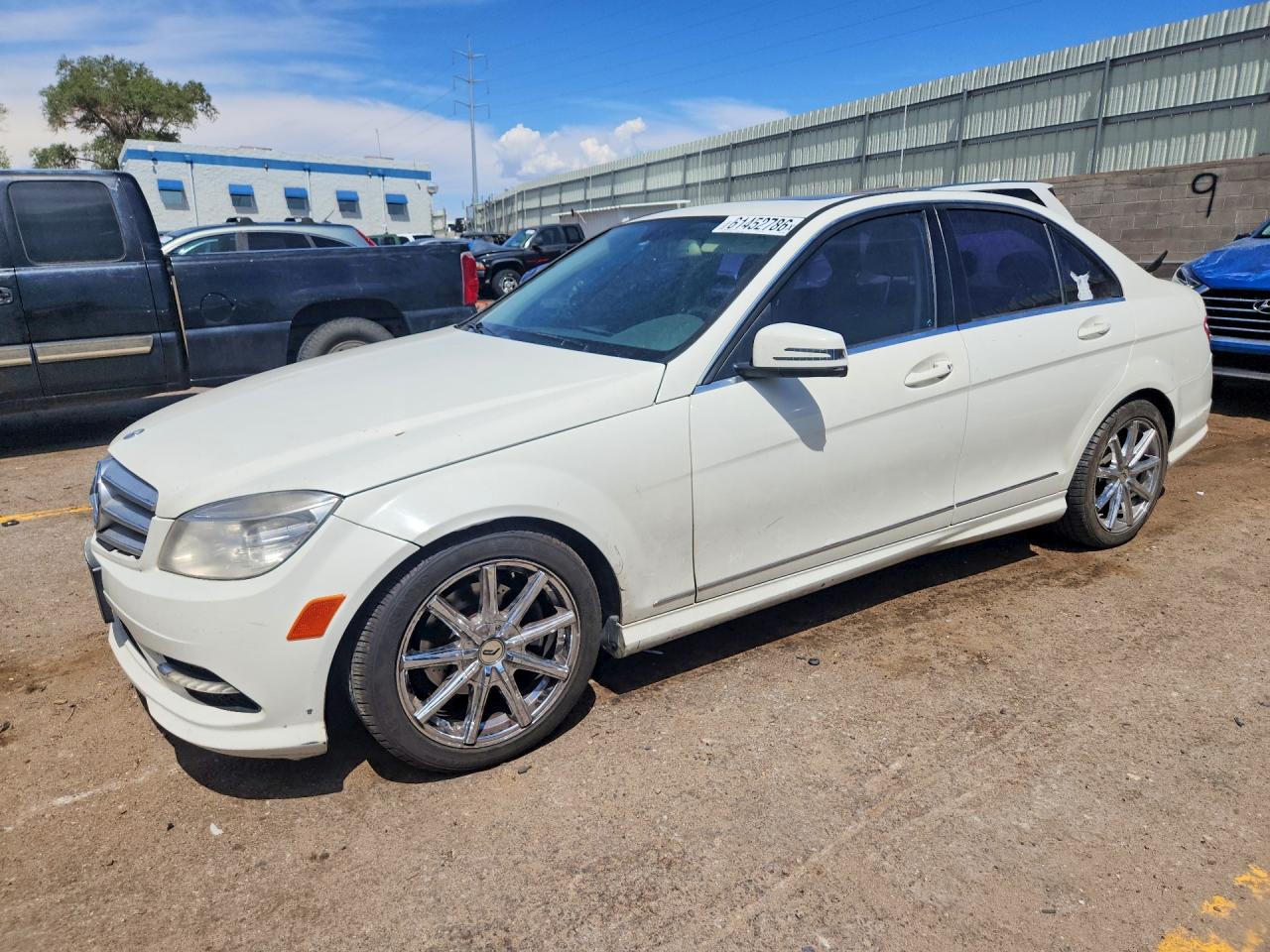 2011 Mercedes-benz C 300 Белый vin: WDDGF5EB0BR172893