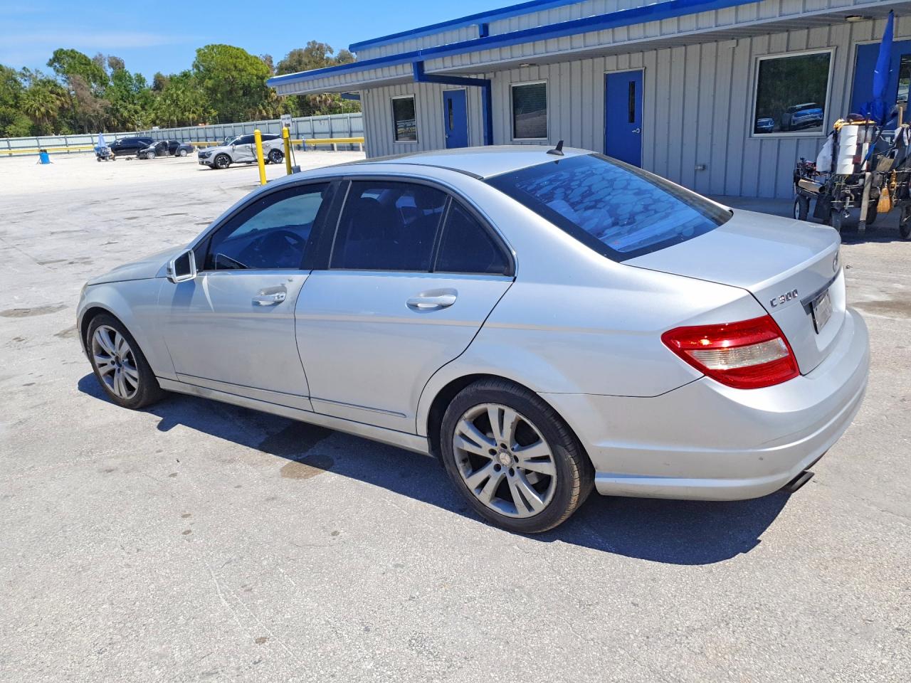 2011 Mercedes-benz C 300 Silver vin: WDDGF5EB0BR174305