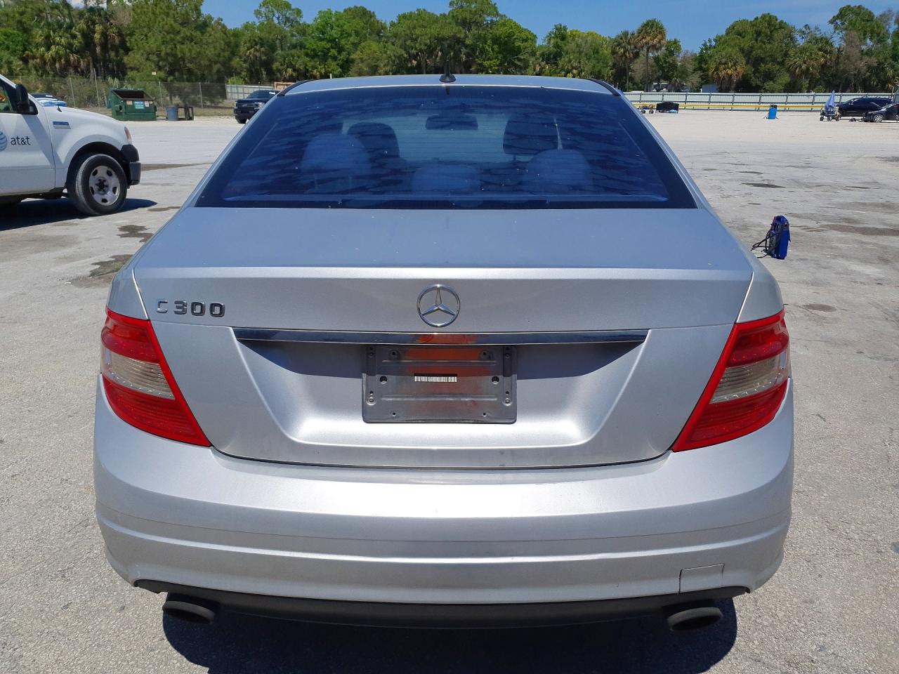 2011 Mercedes-benz C 300 Silver vin: WDDGF5EB0BR174305