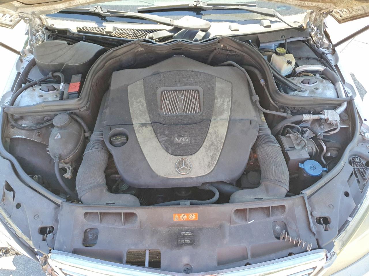 2011 Mercedes-benz C 300 Silver vin: WDDGF5EB0BR174305