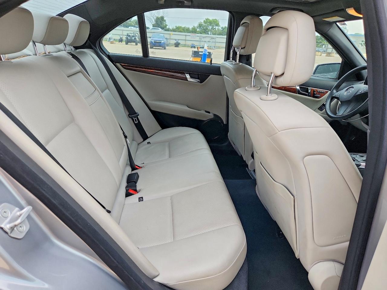 2011 Mercedes-benz C 300 Silver vin: WDDGF5EB0BR184185