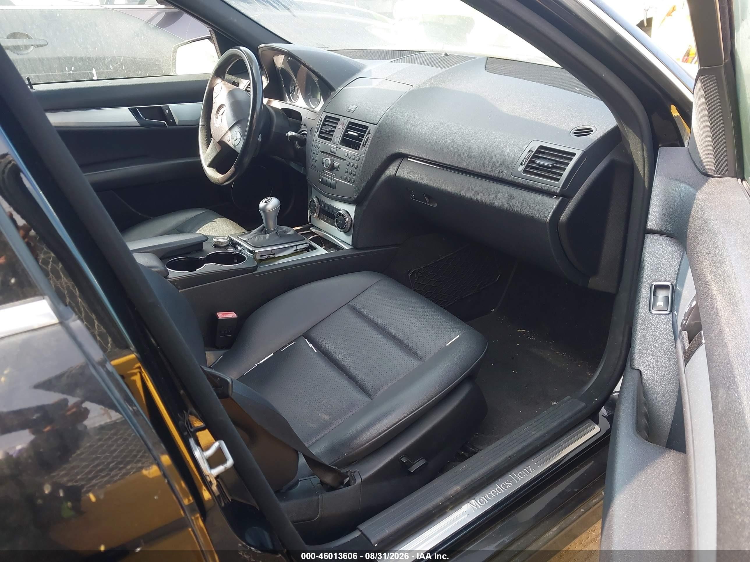 2010 Mercedes-benz C 300 Luxury/sport Черный vin: WDDGF5EB1AF424733