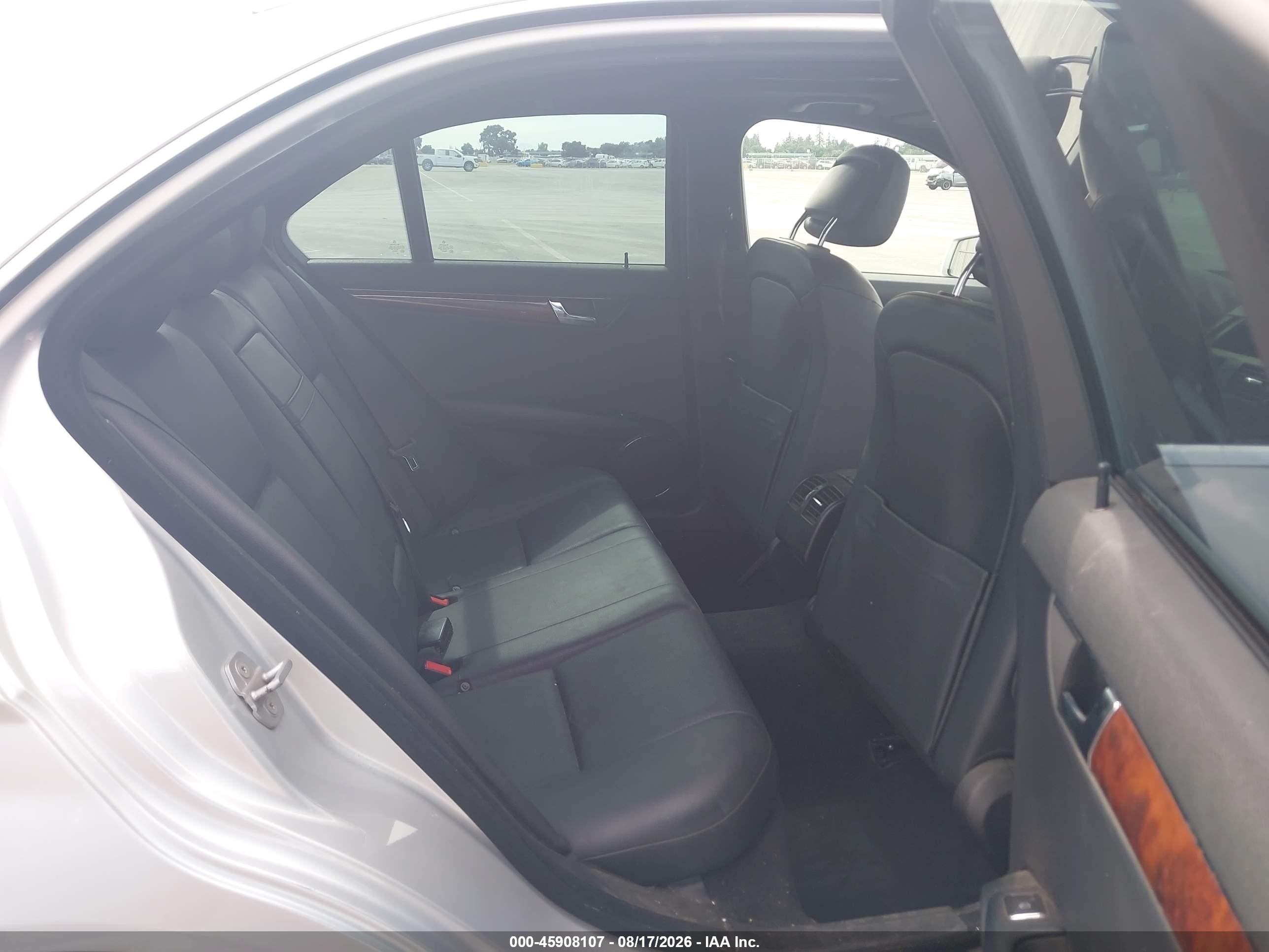 2010 Mercedes-benz C 300 Sport Silver vin: WDDGF5EB1AF427583