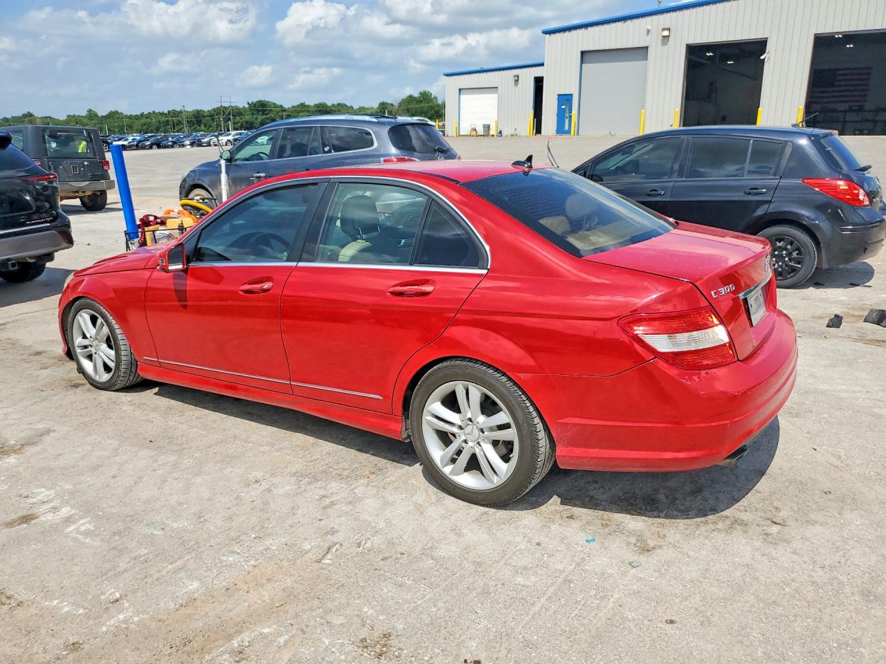 2010 Mercedes-benz C 300 Красный vin: WDDGF5EB1AF434050