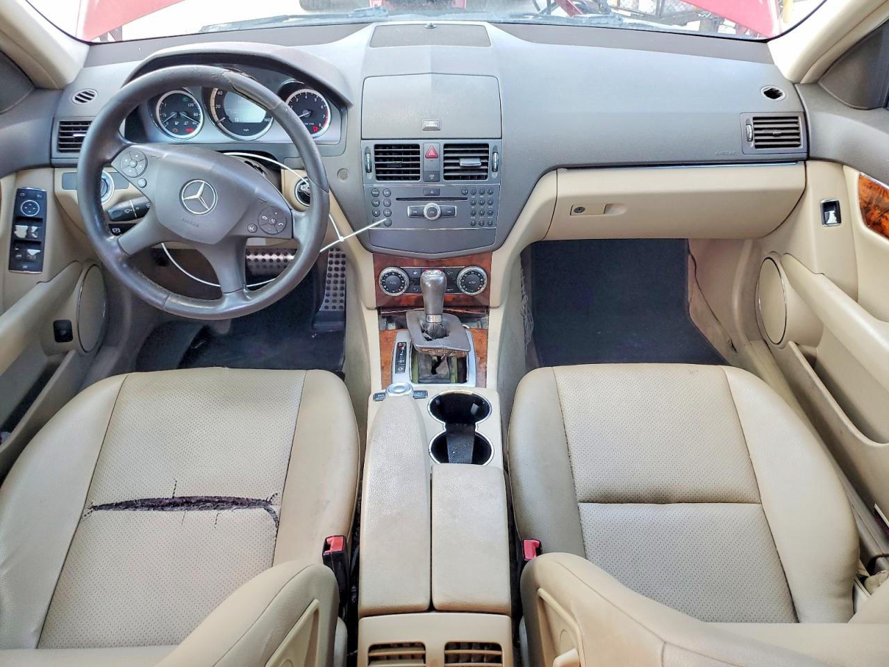 2010 Mercedes-benz C 300 Красный vin: WDDGF5EB1AF434050