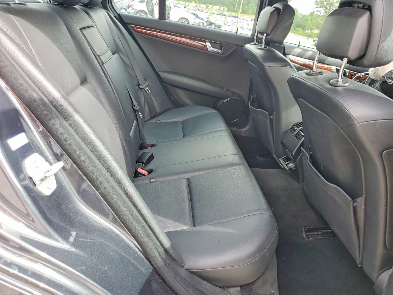 2010 Mercedes-benz C 300 Blue vin: WDDGF5EB1AF448806