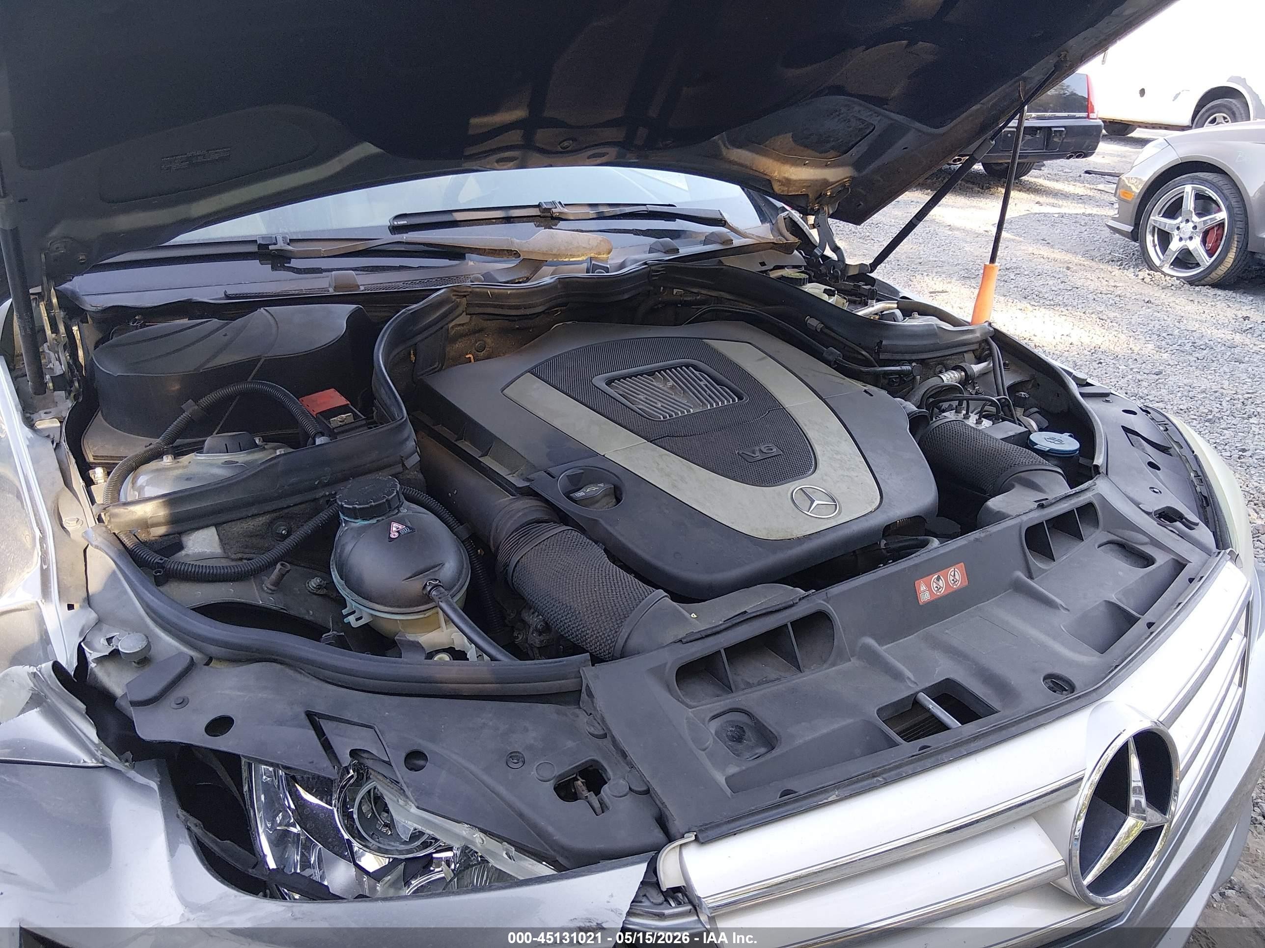 2010 Mercedes-benz C 300 Sport Silver vin: WDDGF5EB1AR106335