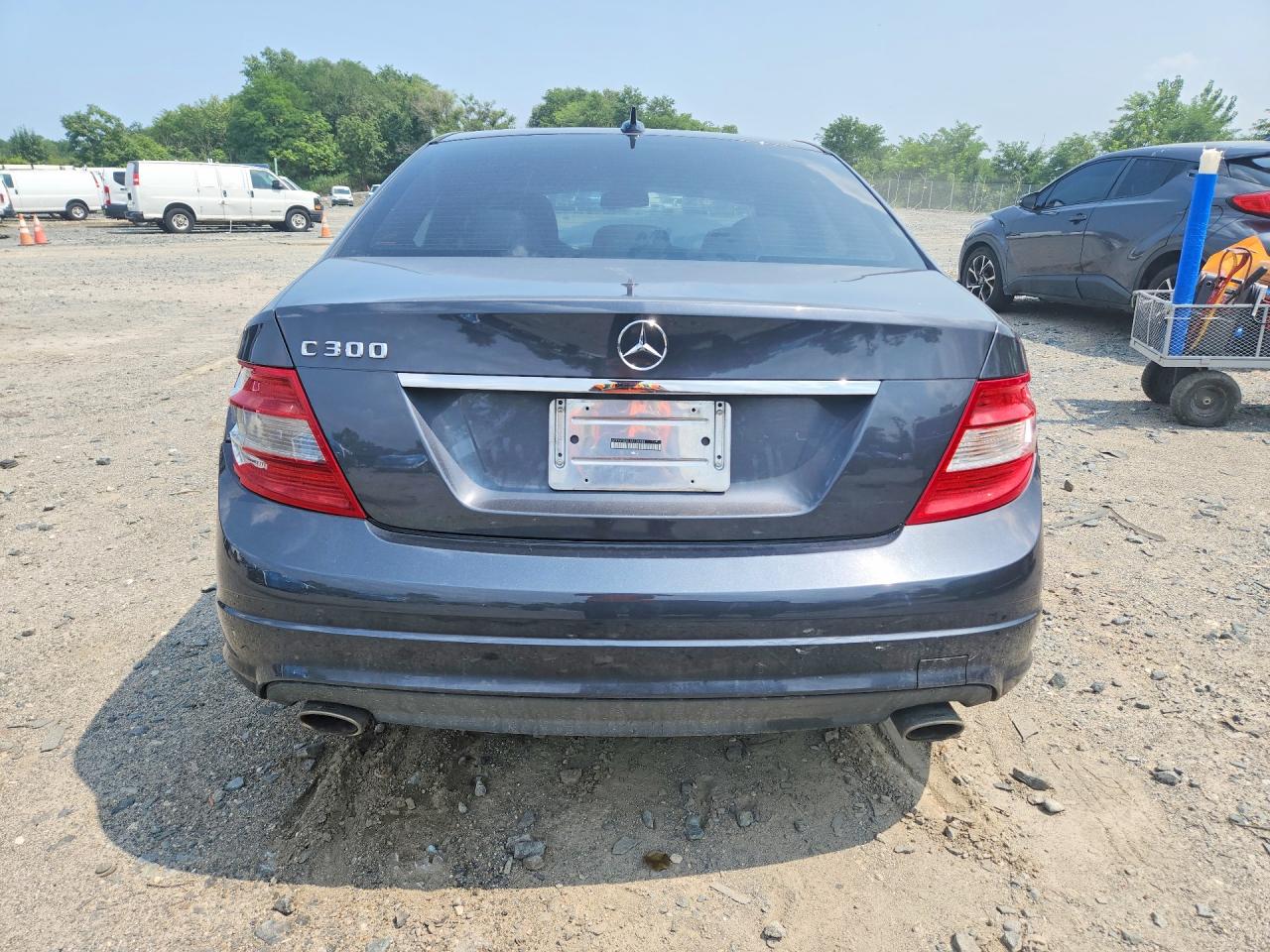 2010 Mercedes-benz C 300 Серый vin: WDDGF5EB1AR108988