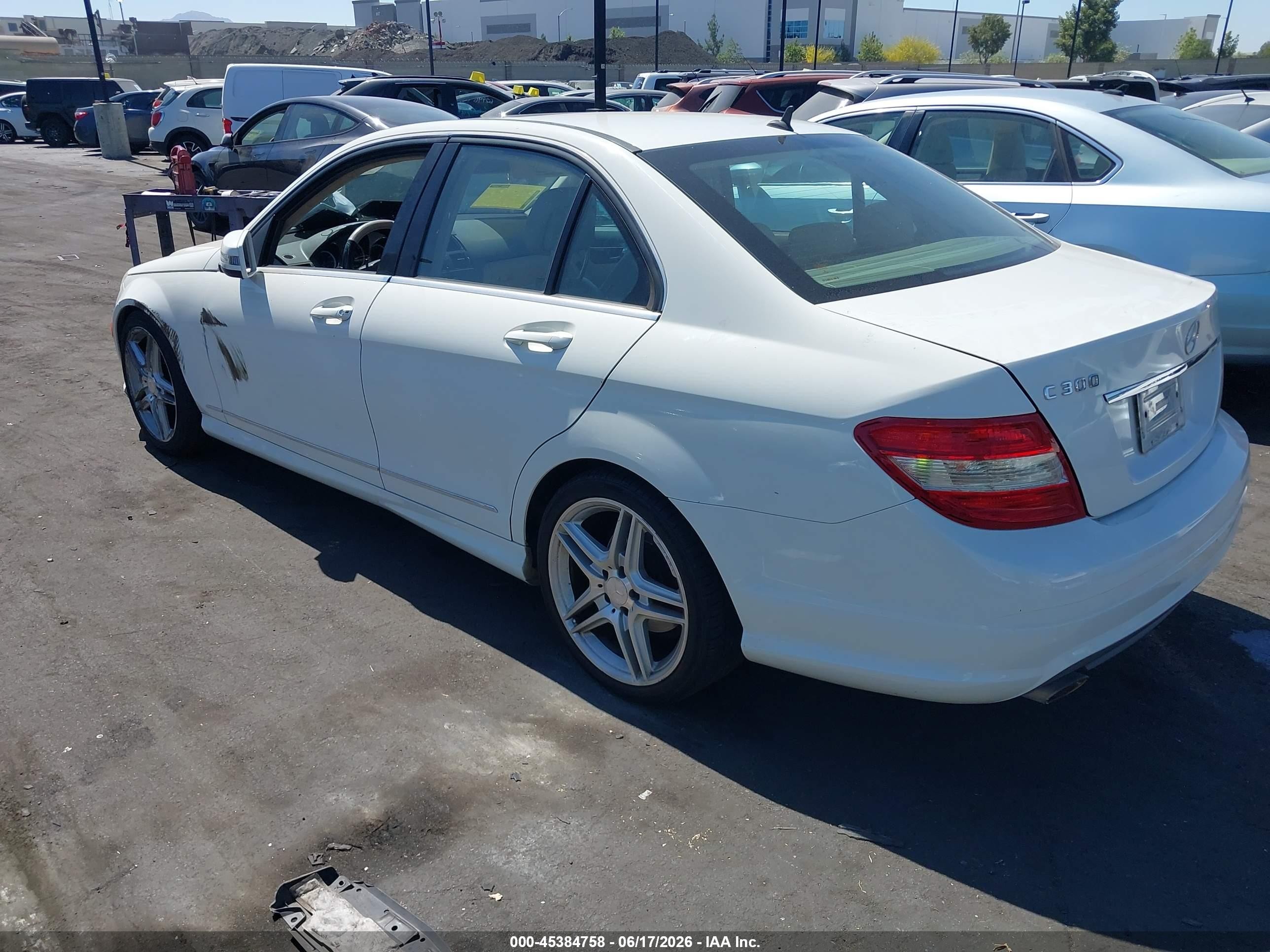 2010 Mercedes-benz C 300 Sport White vin: WDDGF5EB1AR118615