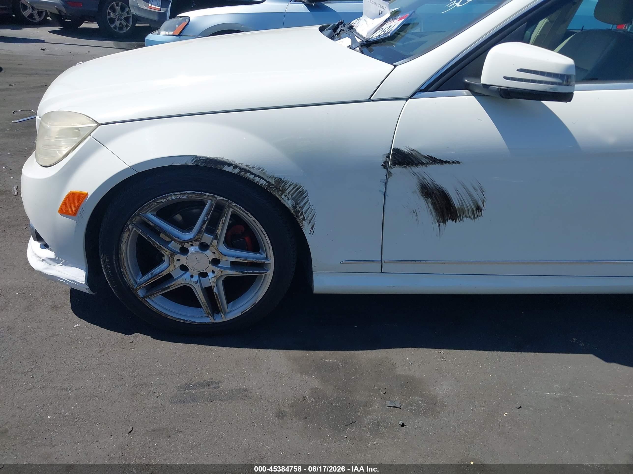 2010 Mercedes-benz C 300 Sport White vin: WDDGF5EB1AR118615