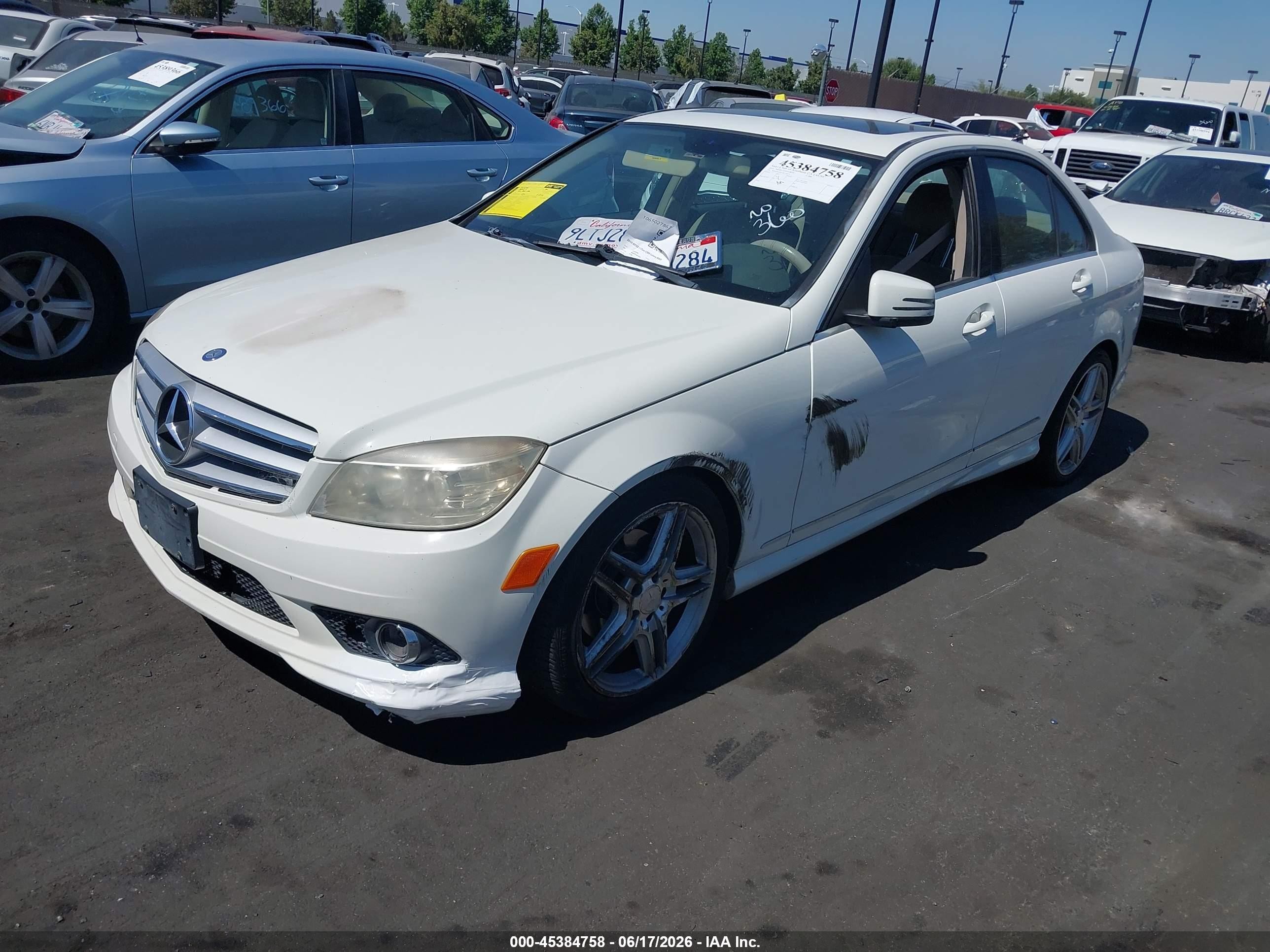 2010 Mercedes-benz C 300 Sport White vin: WDDGF5EB1AR118615
