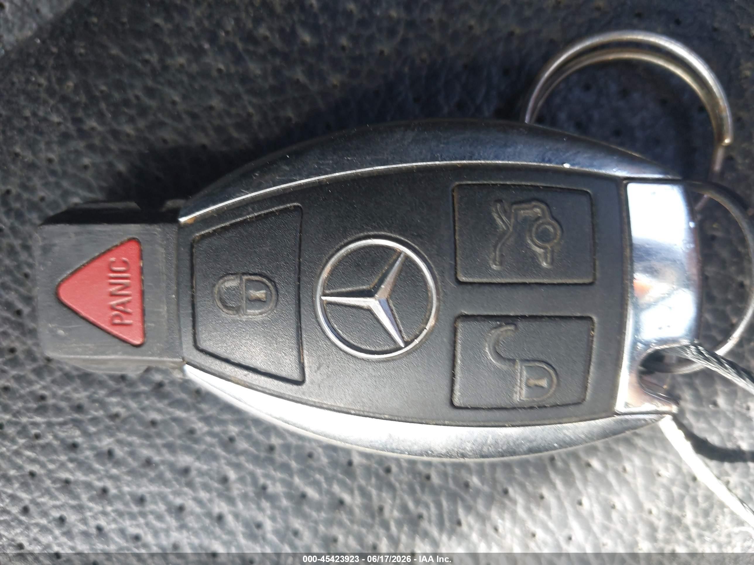 2010 Mercedes-benz C 300 Luxury/sport Gray vin: WDDGF5EB1AR125886