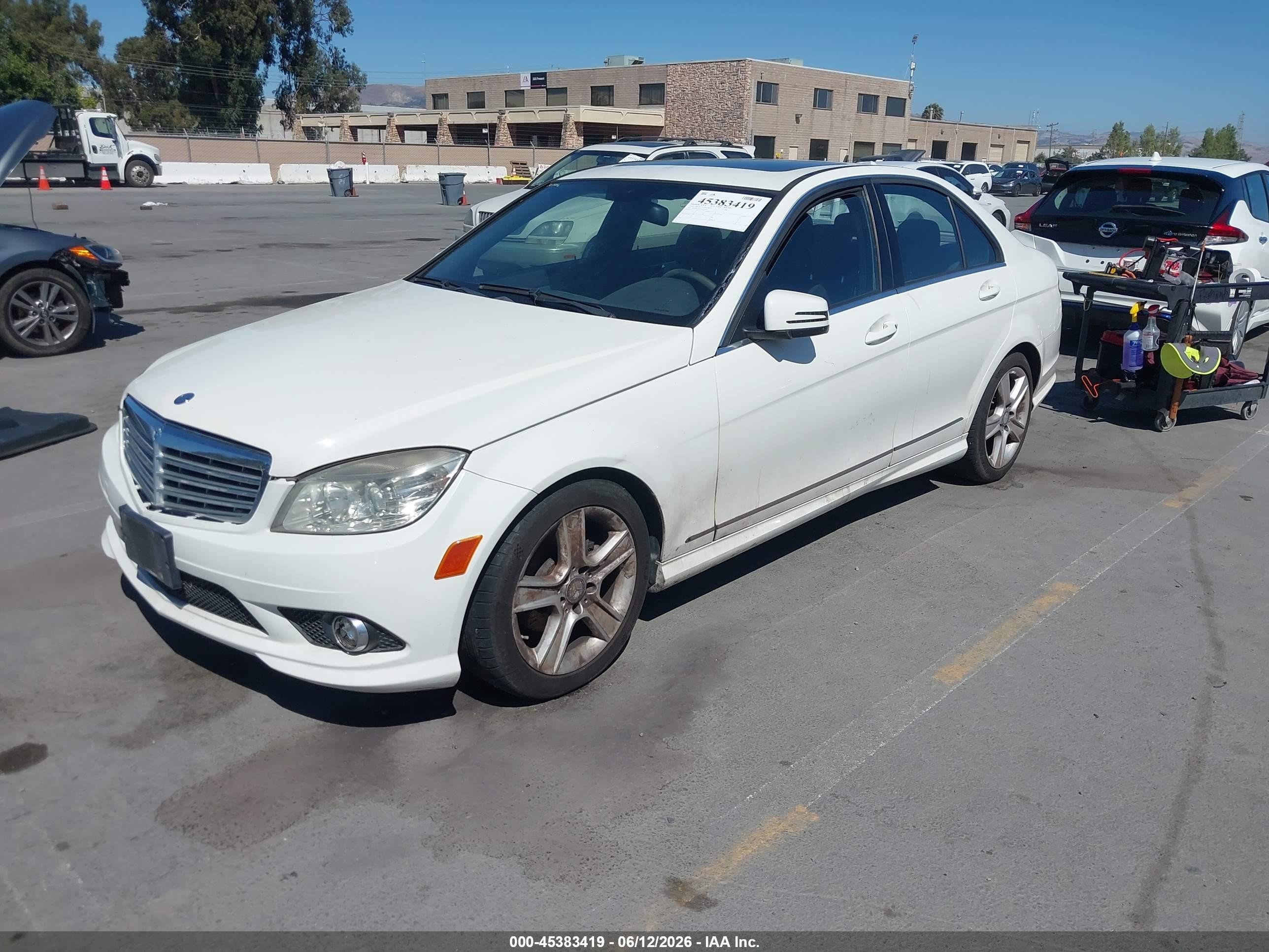 2010 Mercedes-benz C 300 Sport White vin: WDDGF5EB1AR129565