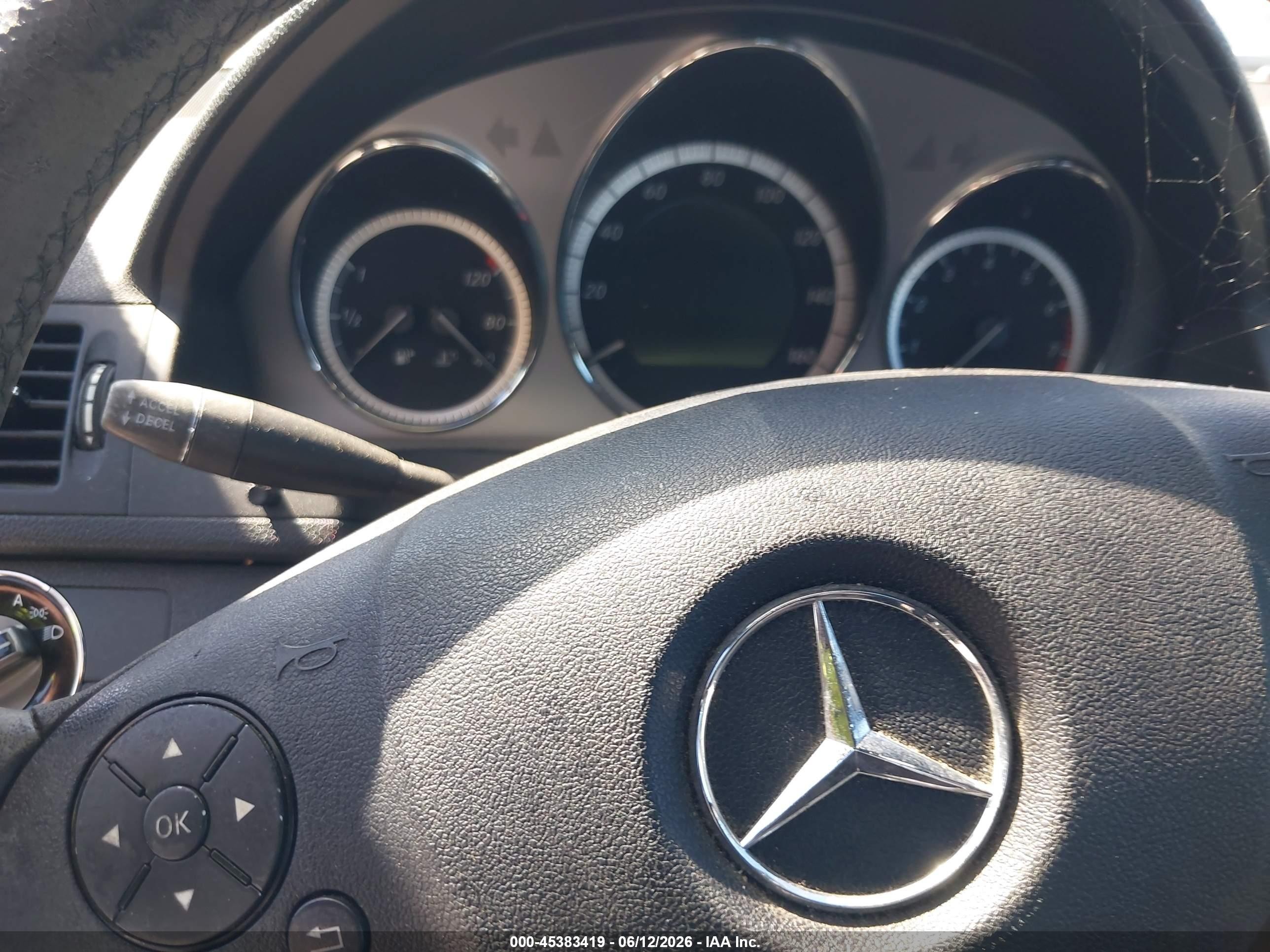 2010 Mercedes-benz C 300 Sport White vin: WDDGF5EB1AR129565