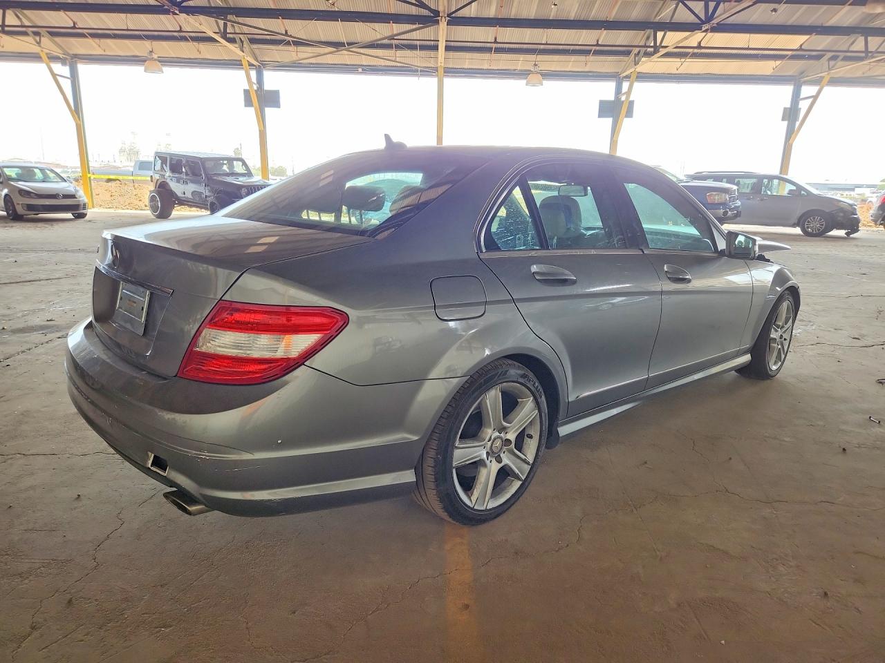 2011 Mercedes-benz C 300 Gray vin: WDDGF5EB1BA417022
