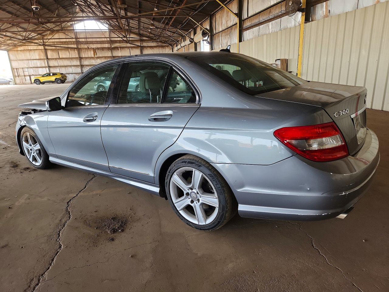2011 Mercedes-benz C 300 Gray vin: WDDGF5EB1BA417022