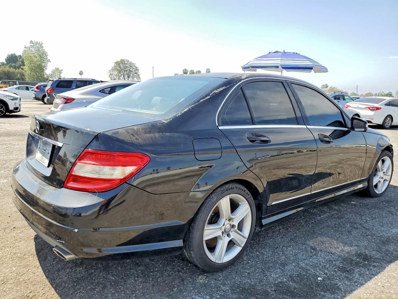 2011 Mercedes-benz C 300 Черный vin: WDDGF5EB1BA424133