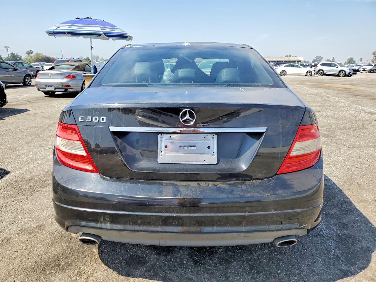 2011 Mercedes-benz C 300 Черный vin: WDDGF5EB1BA424133